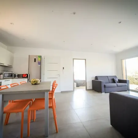 아파트 Sarl Valinco Locations 2 *